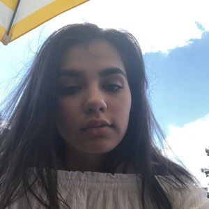 Meet your Posher, Raquel